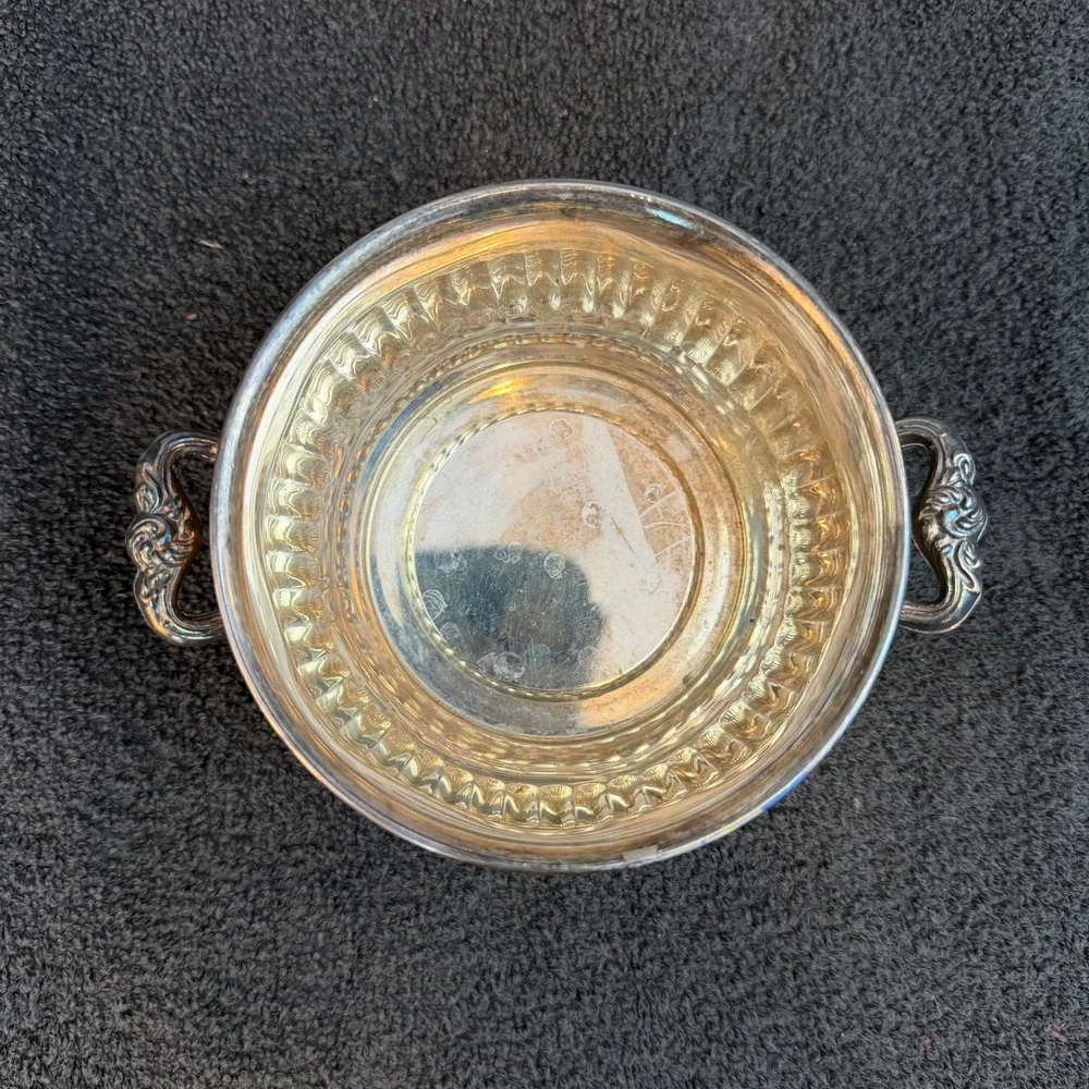 Vintage Silver Plate Footed Bowl Scrolled Handles Ribbed Gadroon READ